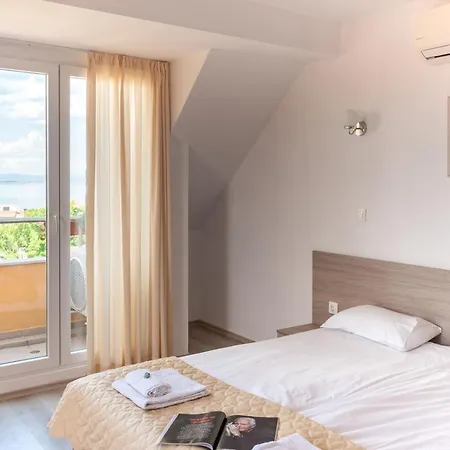 מלון Boutique Wellness Ambrosia צ'רנומורץ